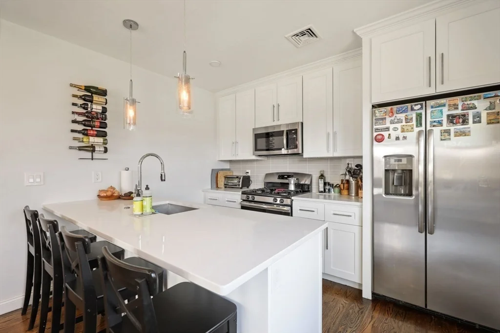 3 bed, 2 bath apartment for rent at 77 Torrey St Unit 3, Dorchester — photo 10 of 23