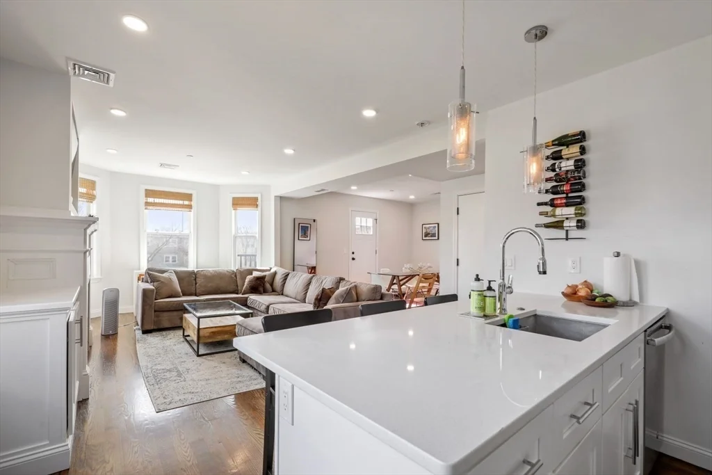 3 bed, 2 bath apartment for rent at 77 Torrey St Unit 3, Dorchester — photo 8 of 23
