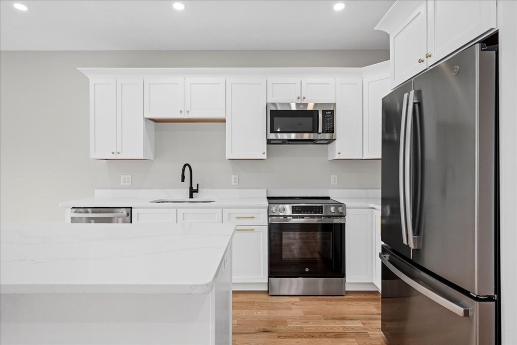 3 bed, 2 bath apartment for rent at 77 Upland St Unit -, Worcester — photo 6 of 37