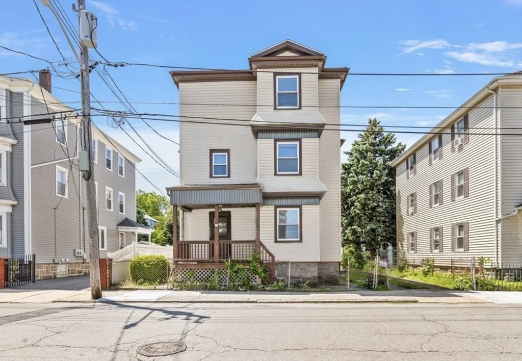 3 bed, 1 bath apartment for rent at 77 Weetamoe St Unit 2, Fall River