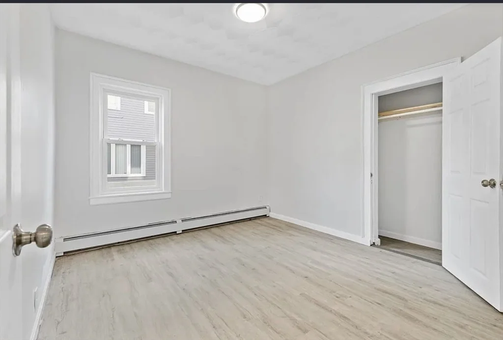 3 bed, 1 bath apartment for rent at 77 Weetamoe St Unit 2, Fall River — photo 6 of 14