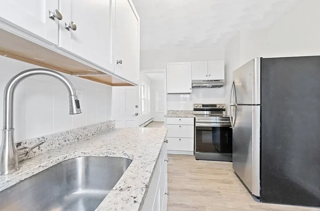 3 bed, 1 bath apartment for rent at 77 Weetamoe St Unit 2, Fall River — photo 8 of 14