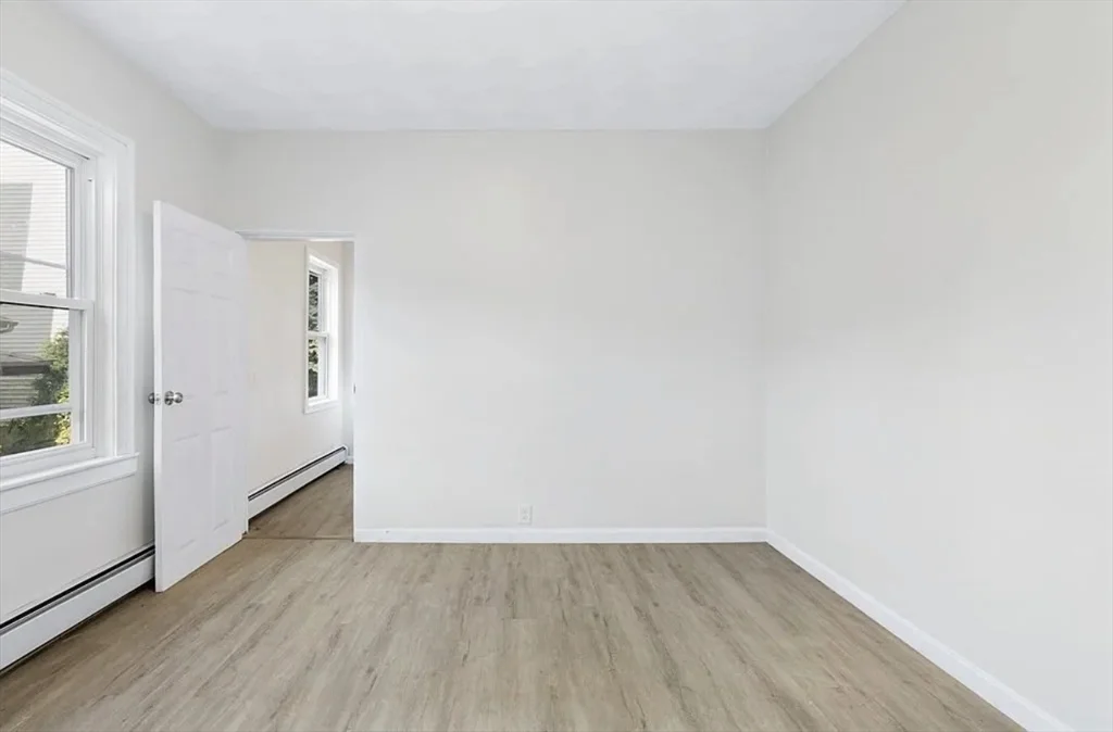 3 bed, 1 bath apartment for rent at 77 Weetamoe St Unit 2, Fall River — photo 4 of 14