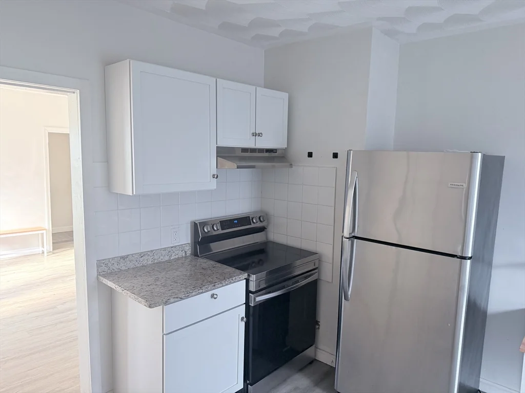 3 bed, 1 bath apartment for rent at 77 Weetamoe St Unit 2, Fall River — photo 10 of 14
