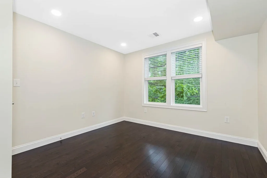 7 bed, 4+ bath apartment for rent at 77 Winchester St, Medford — photo 15 of 38
