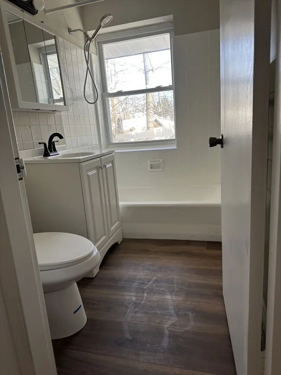 2 bed, 1 bath apartment for rent at 77 Wyman Unit G, Waban — photo 3 of 8