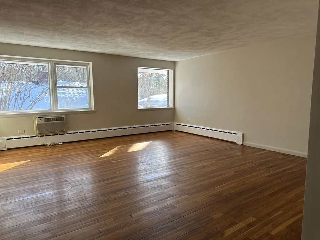 2 bed, 1 bath apartment for rent at 77 Wyman Unit G, Waban — photo 2 of 8