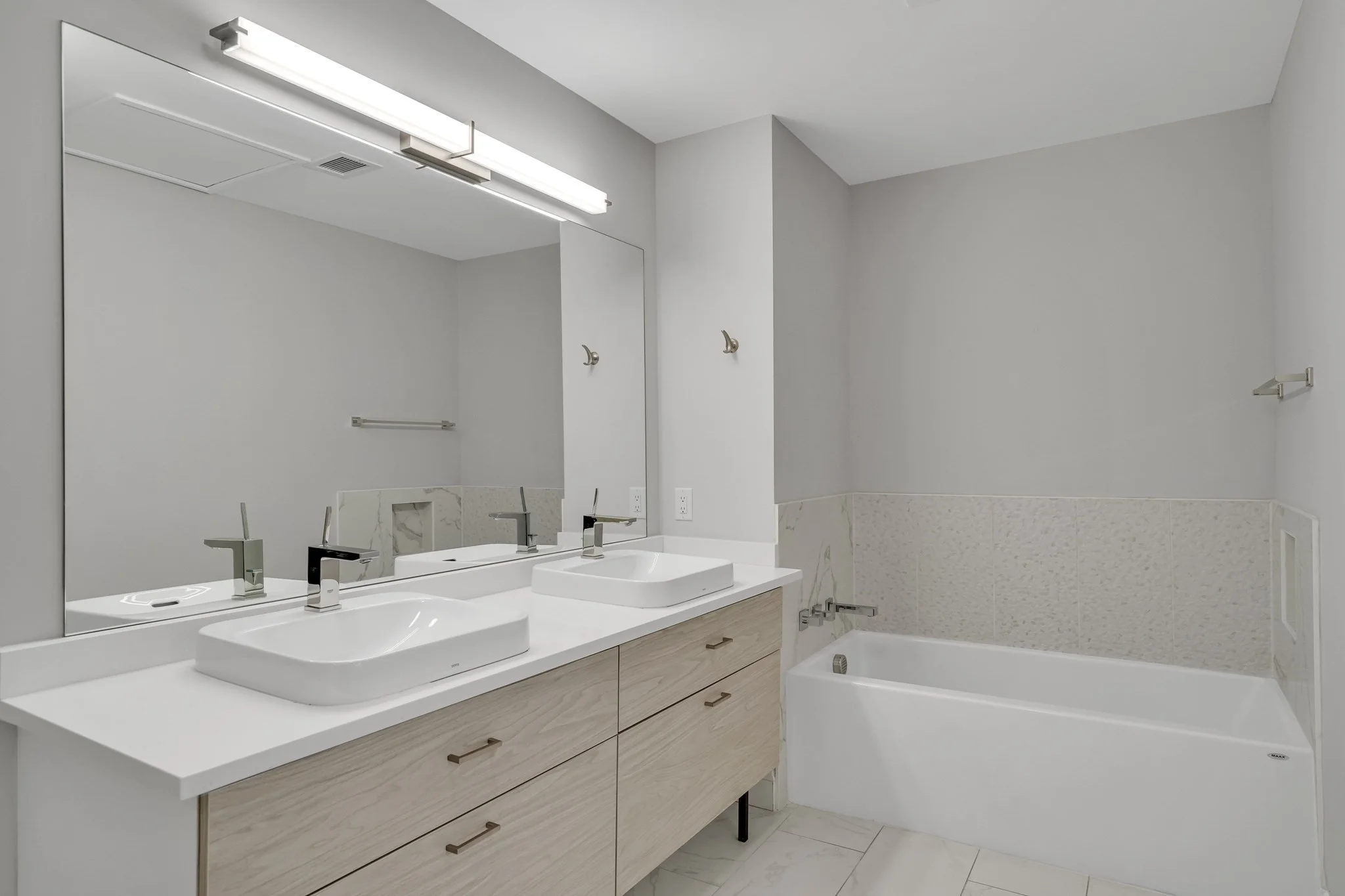 3 bed, 2 bath apartment for rent at 771-781 Harrison Ave Unit 406, South End — photo 22 of 29
