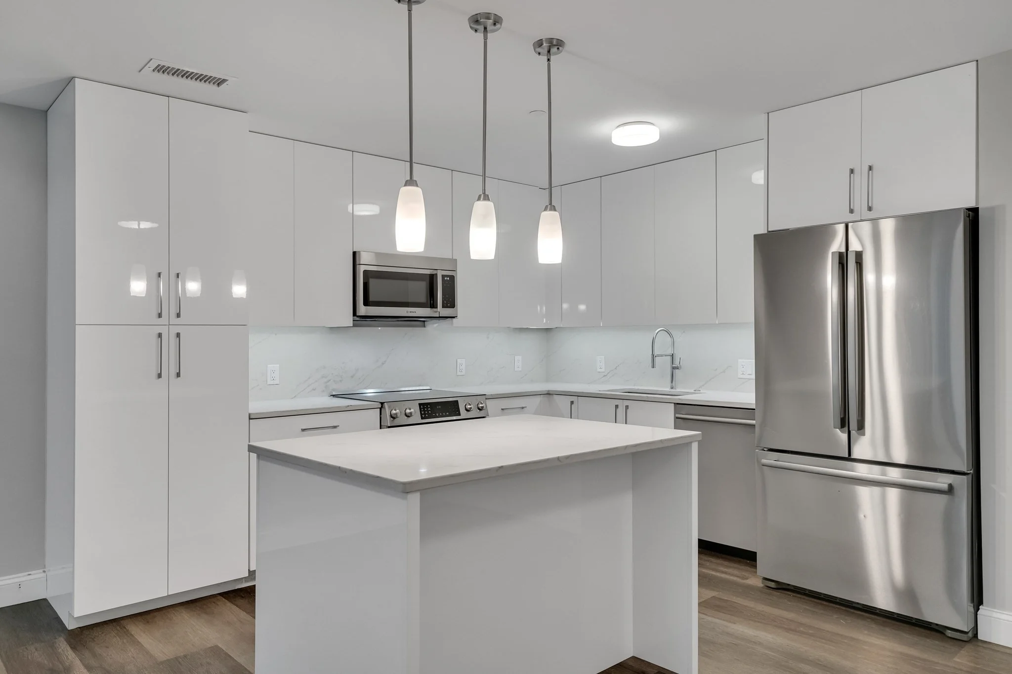 3 bed, 2 bath apartment for rent at 771-781 Harrison Ave Unit 406, South End — photo 3 of 29