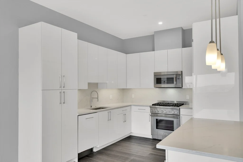 3 bed, 3 bath apartment for rent at 771-781 Harrison Unit PH-7, South End — photo 8 of 24