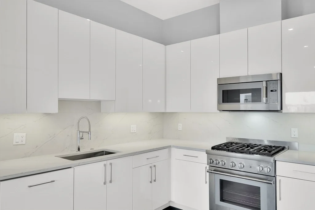 3 bed, 3 bath apartment for rent at 771-781 Harrison Unit PH-7, South End — photo 9 of 24