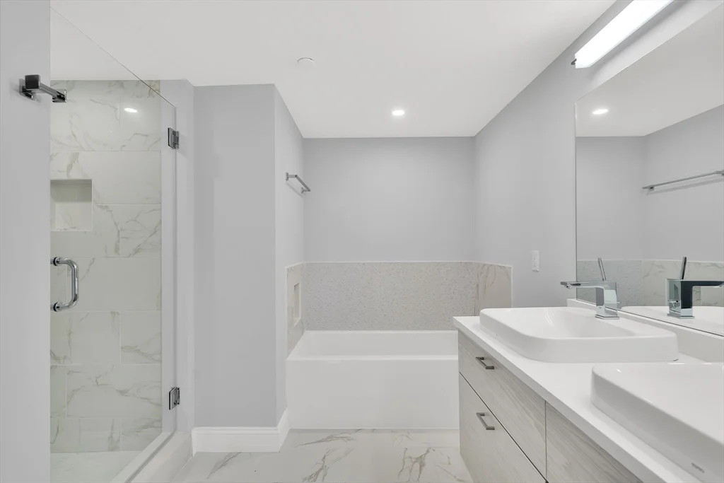 3 bed, 3 bath apartment for rent at 771-781 Harrison Unit PH-7, South End — photo 18 of 24