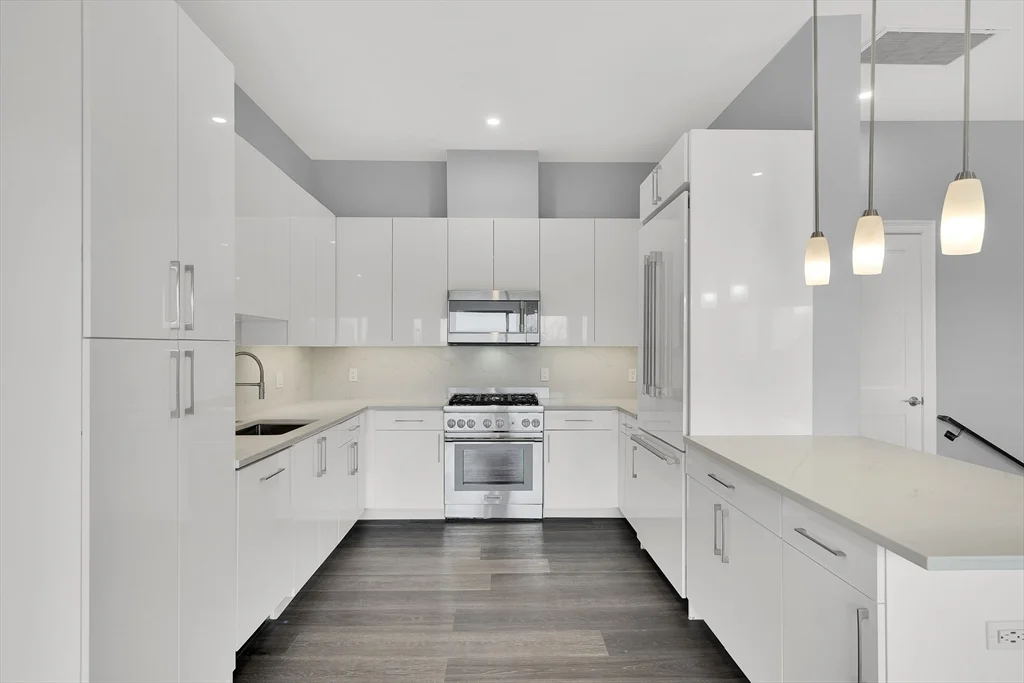 3 bed, 3 bath apartment for rent at 771-781 Harrison Unit PH-8, South End — photo 11 of 24