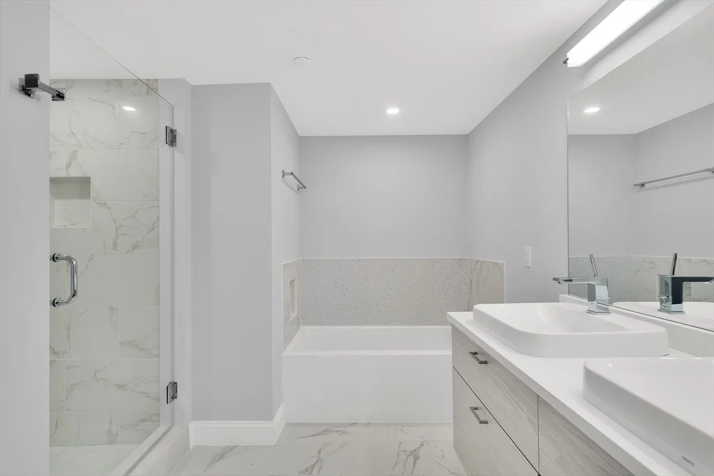 3 bed, 3 bath apartment for rent at 771-781 Harrison Unit PH-8, South End — photo 19 of 24