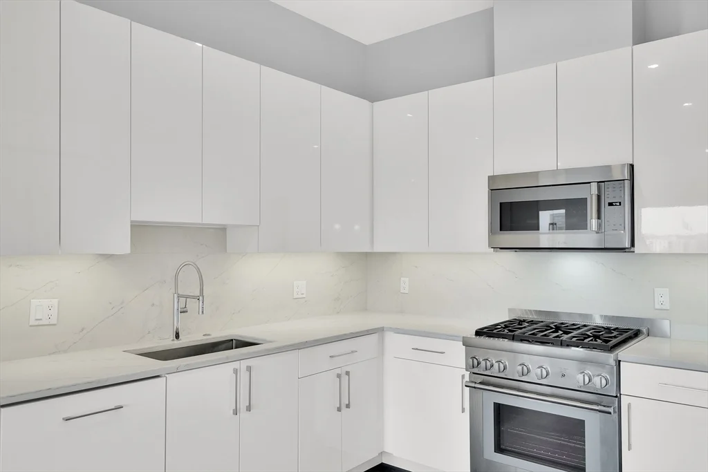 3 bed, 3 bath apartment for rent at 771-781 Harrison Unit PH-8, South End — photo 10 of 24