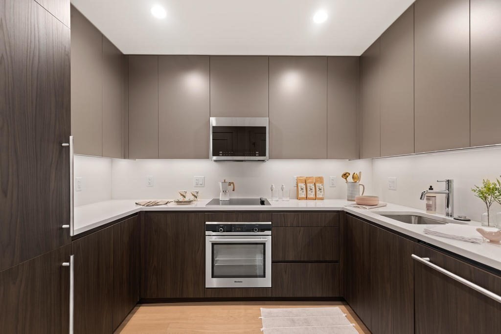 2 bed, 2 bath apartment for rent at 771 Beacon St Unit 2-1001, Fenway — photo 3 of 12