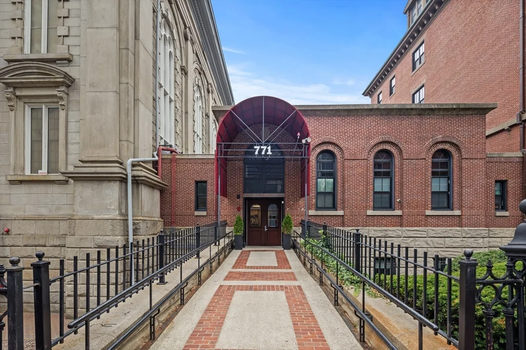 1 bed, 1 bath apartment for rent at 771 Harrison Ave Unit 303, South End — photo 27 of 28
