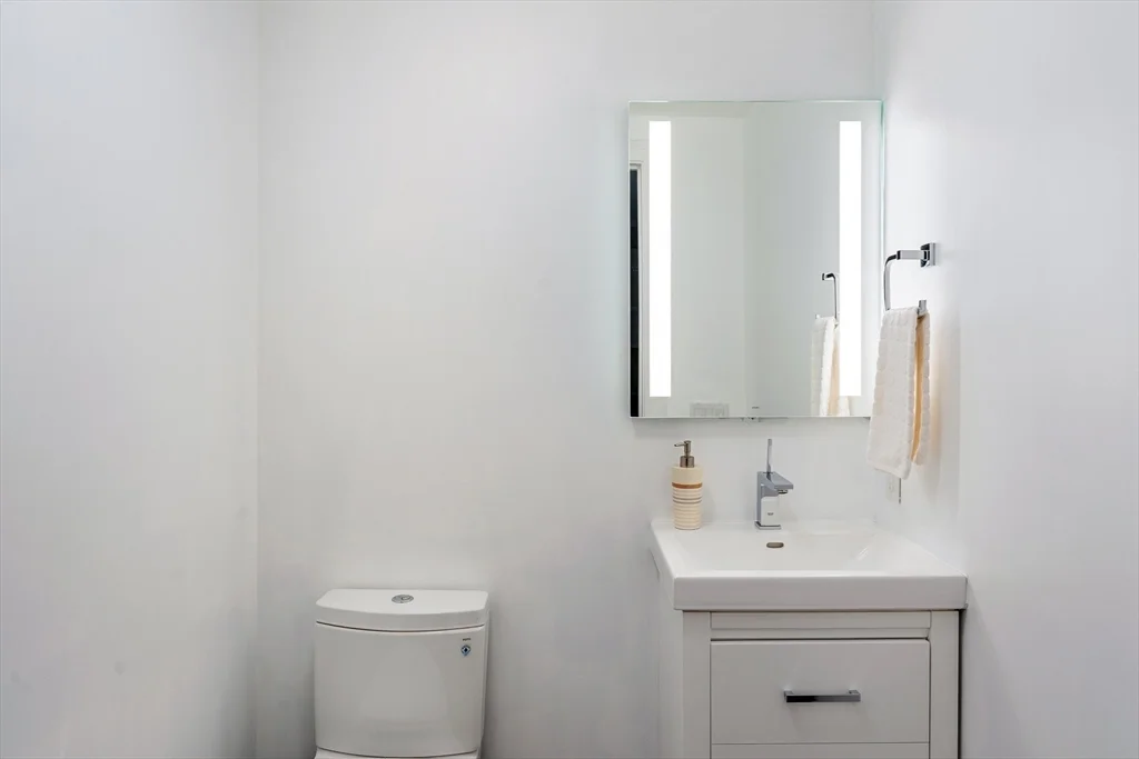 2 bed, 2 bath apartment for rent at 771 Harrison Ave Unit 304, South End — photo 17 of 23