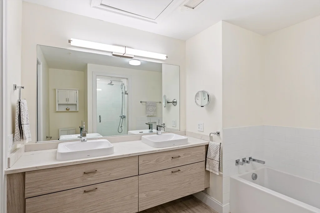 2 bed, 2 bath apartment for rent at 771 Harrison Ave Unit 304, South End — photo 14 of 23