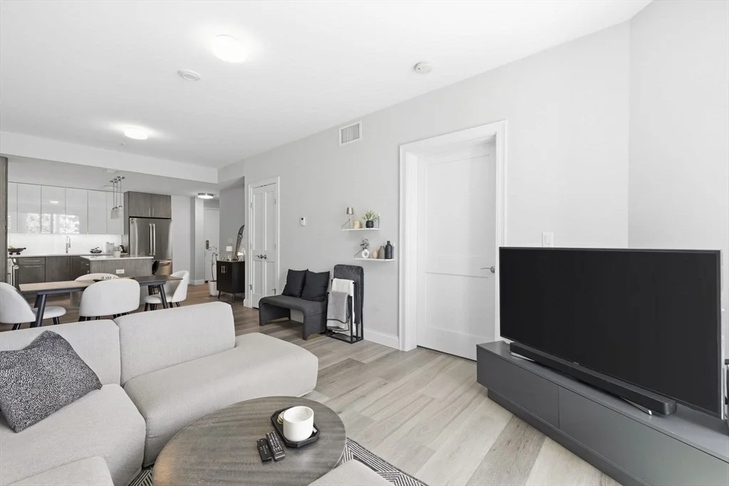 1 bed, 1 bath apartment for rent at 771 Harrison Ave Unit 309, South End — photo 15 of 40