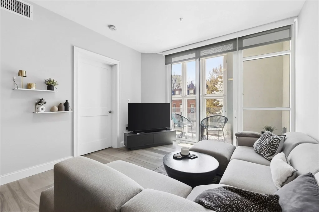 1 bed, 1 bath apartment for rent at 771 Harrison Ave Unit 309, South End — photo 12 of 40