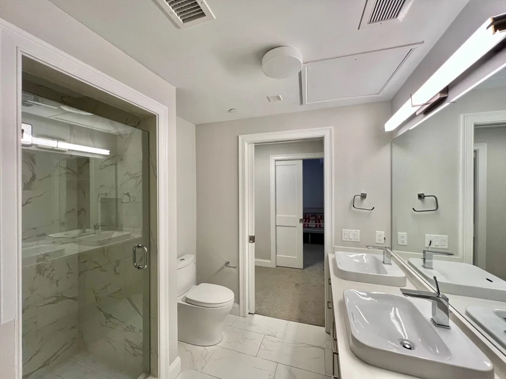 1 bed, 1.5 bath apartment for rent at 771 Harrison Ave Unit 401, South End — photo 11 of 22