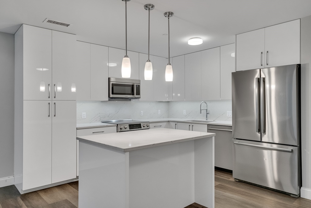 3 bed, 2 bath apartment for rent at 771 Harrison Ave Unit 406, South End — photo 3 of 29