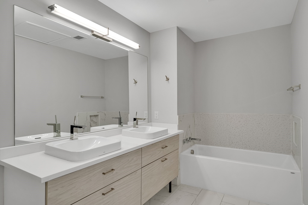 3 bed, 2 bath apartment for rent at 771 Harrison Ave Unit 406, South End — photo 22 of 29