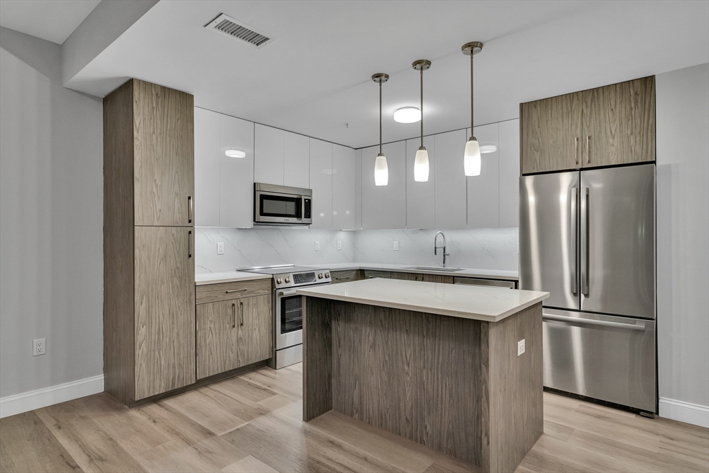 2 bed, 2 bath apartment for rent at 771 Harrison Ave Unit G6, South End — photo 1 of 27