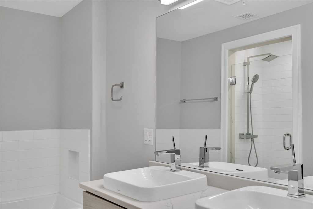 2 bed, 2 bath apartment for rent at 771 Harrison Ave Unit G6, South End — photo 14 of 27