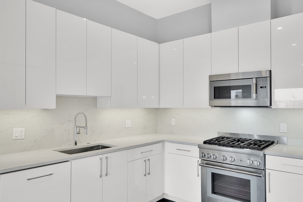 3 bed, 3 bath apartment for rent at 771 Harrison Ave Unit PH-5, South End — photo 9 of 24