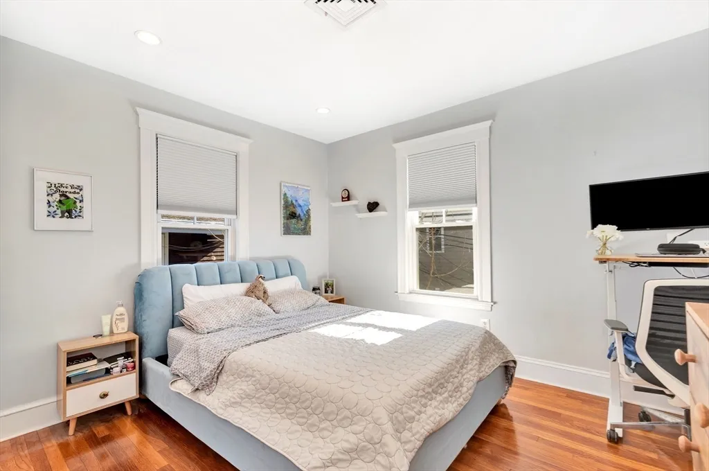 1 bed, 1 bath apartment for rent at 772 Centre St Unit 4, Jamaica Plain — photo 5 of 9