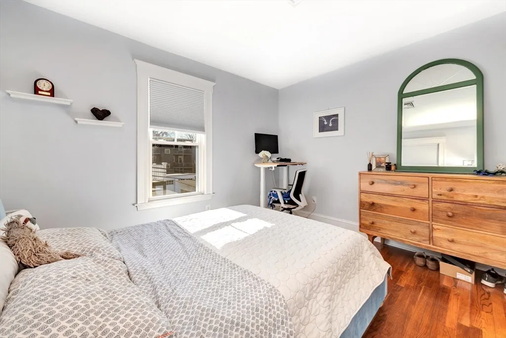 1 bed, 1 bath apartment for rent at 772 Centre St Unit 4, Jamaica Plain — photo 6 of 9