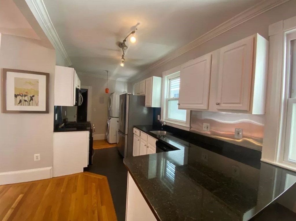 3 bed, 1 bath apartment for rent at 773 Columbia Rd Unit 1, Boston — photo 4 of 35