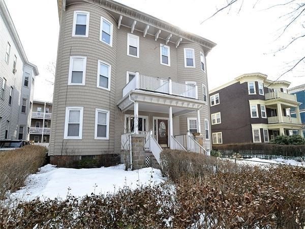 3 bed, 1 bath apartment for rent at 773 Columbia Rd Unit 1, Boston — photo 3 of 35