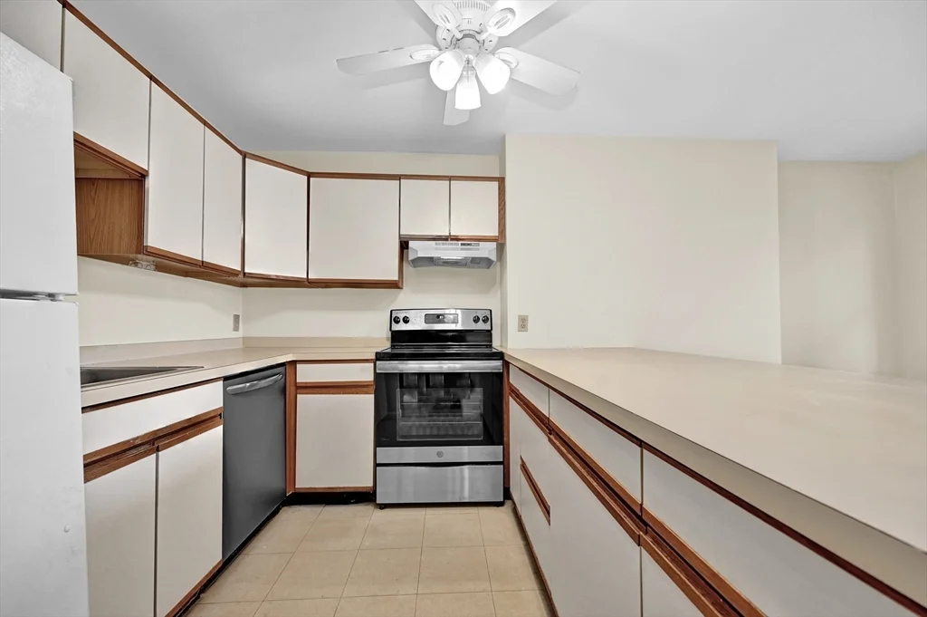 2 bed, 2 bath apartment for rent at 773 Tremont Unit 3, South End — photo 5 of 16