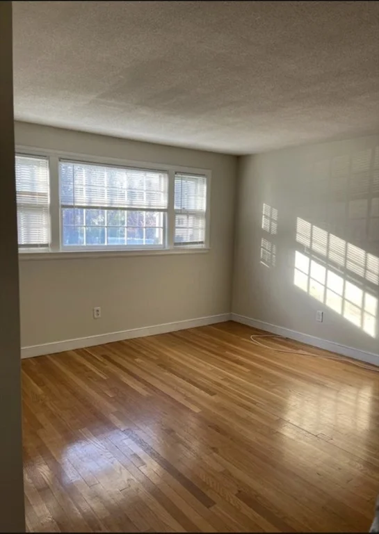 2 bed, 1 bath apartment for rent at 775 Lagrange Unit 3, West Roxbury — photo 4 of 9