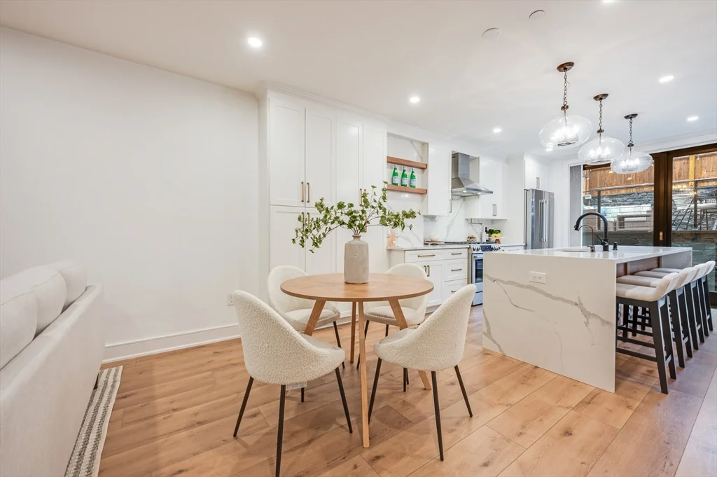 2 bed, 2 bath apartment for rent at 776 E 6th St Unit 1, South Boston — photo 13 of 29