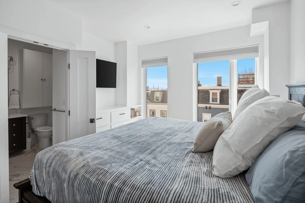 2 bed, 2 bath apartment for rent at 776 E 6th St Unit 2, South Boston — photo 9 of 29