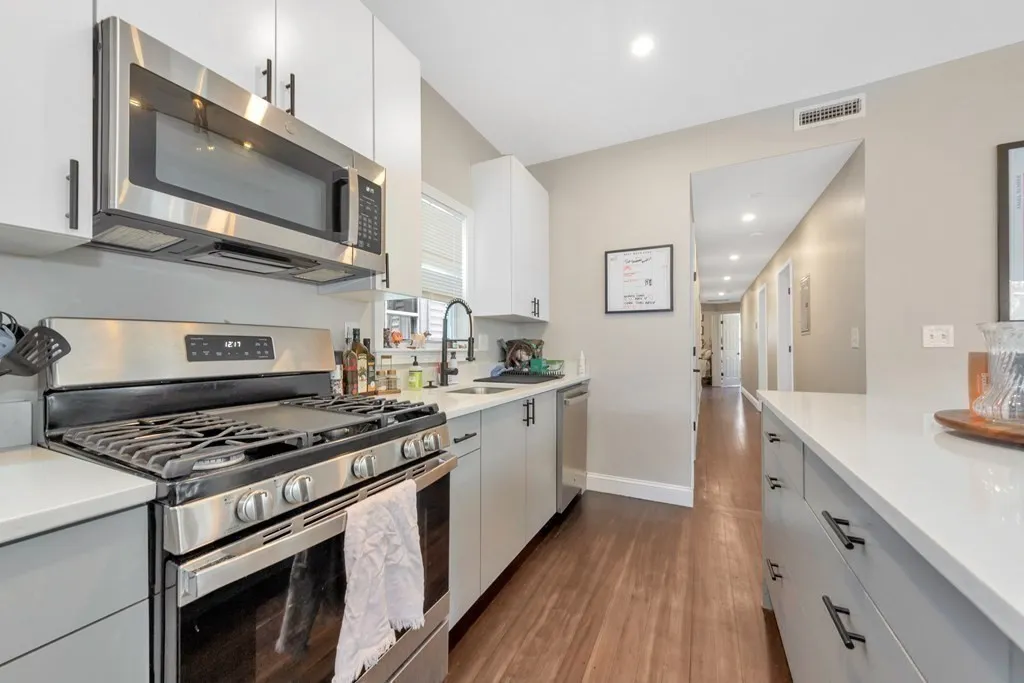 4 bed, 2 bath apartment for rent at 777 Columbia Rd Unit 2, Boston — photo 3 of 21
