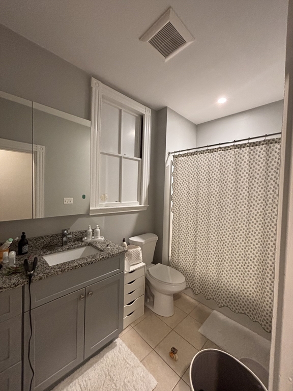 3 bed, 2 bath apartment for rent at 777 E 4th Unit 1, South Boston — photo 10 of 14