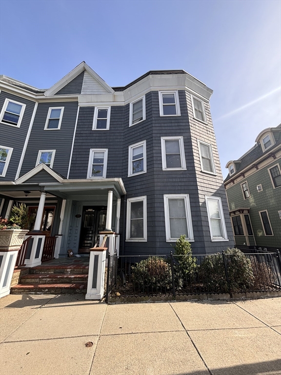 3 bed, 2 bath apartment for rent at 777 E 4th Unit 1, South Boston — photo 14 of 14