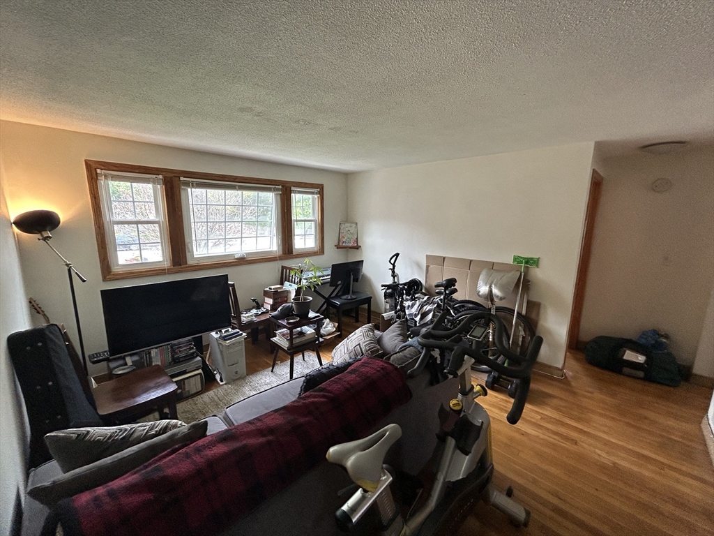 2 bed, 1 bath apartment for rent at 777 Lagrange St Unit 4, West Roxbury — photo 5 of 11