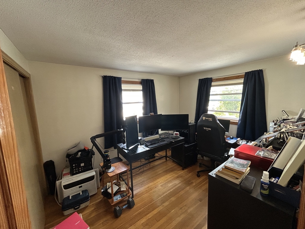 2 bed, 1 bath apartment for rent at 777 Lagrange St Unit 4, West Roxbury — photo 3 of 11