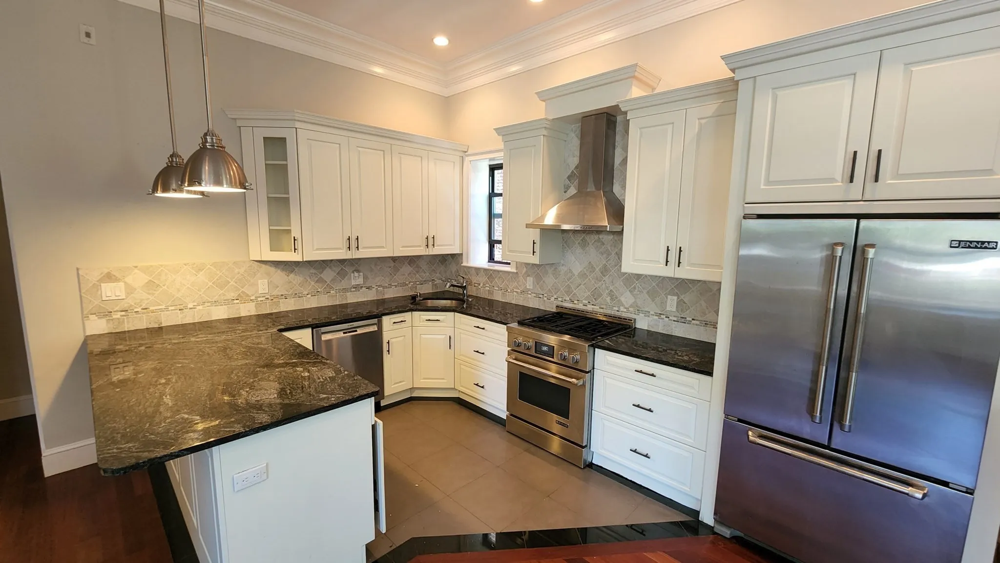 3 bed, 3 bath apartment for rent at 778 East Broadway Unit 2, South Boston