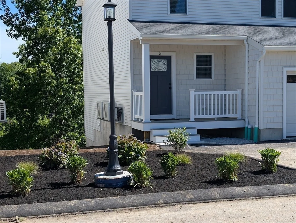 2 bed, 1 bath apartment for rent at 778 Main St Unit 8, Cherry Valley — photo 3 of 32