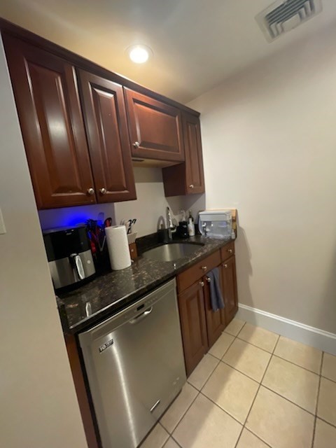 1 bed, 1 bath apartment for rent at 779 E 5th St Unit 2, South Boston — photo 8 of 12
