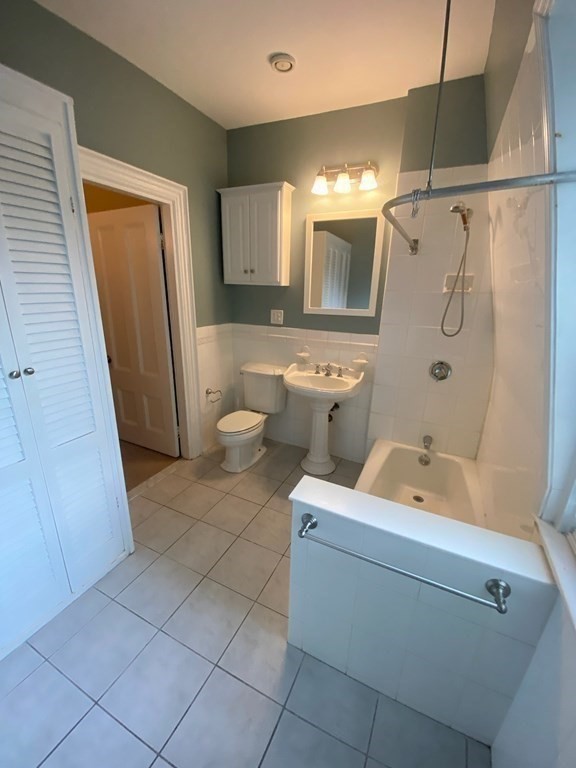 4 bed, 3 bath apartment for rent at 77A South Central Unit 1, Quincy — photo 23 of 29