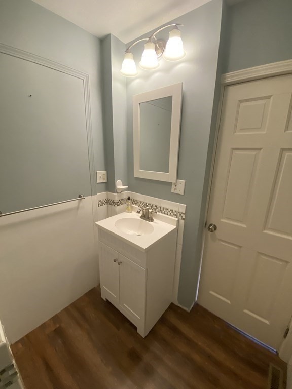 4 bed, 3 bath apartment for rent at 77A South Central Unit 1, Quincy — photo 15 of 29