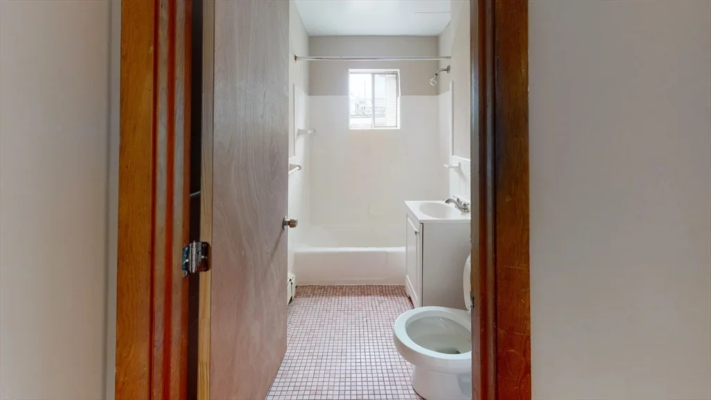 2 bed, 1 bath apartment for rent at 78-80 Harvard St Unit 3, Waltham — photo 5 of 6